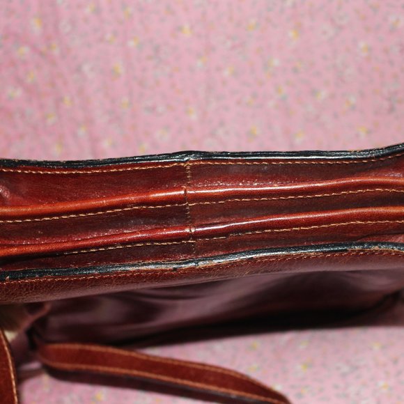 Vintage Italy Leather Cross Body and/or Messenger Bag or Satchel Made In Italy - Picture 7 of 13